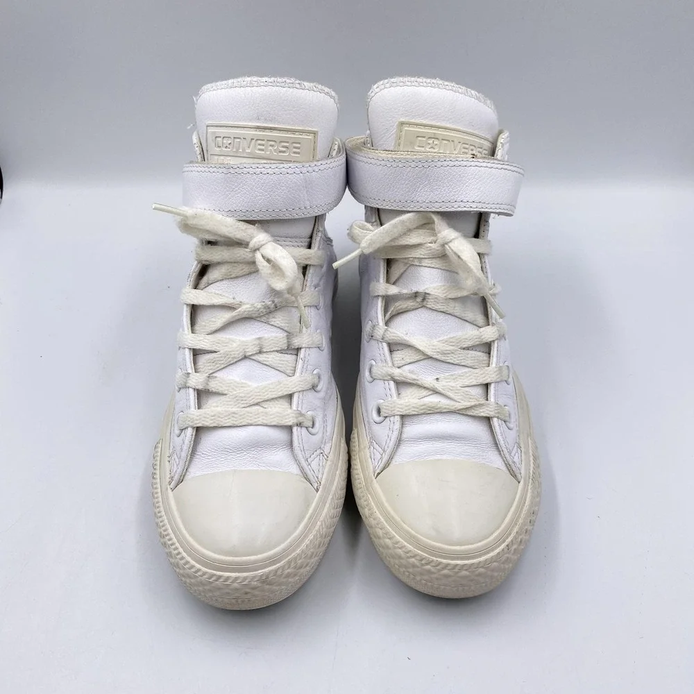 Converse Shoes Womens Size 8 White Chuck Taylor All Star Leather Strap‎ 549852C